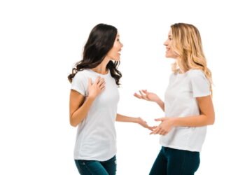 O que significa mexer muito as mãos ao falar segundo a psicologia