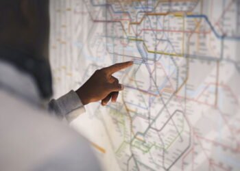 Como entender mapas de metrô e transporte público estrangeiro