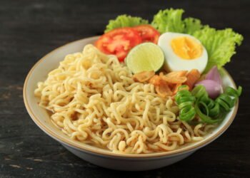 O que acontece no seu corpo se comer miojo todos os dias?