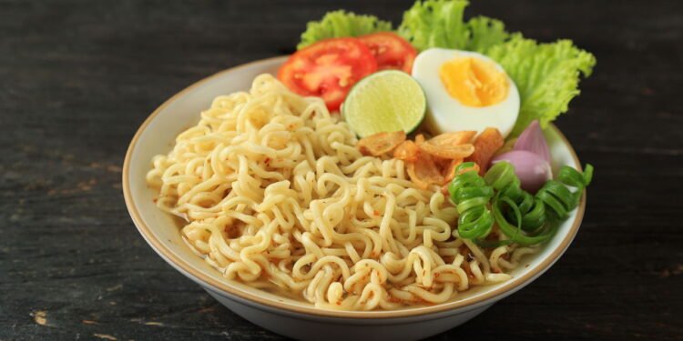 O que acontece no seu corpo se comer miojo todos os dias?