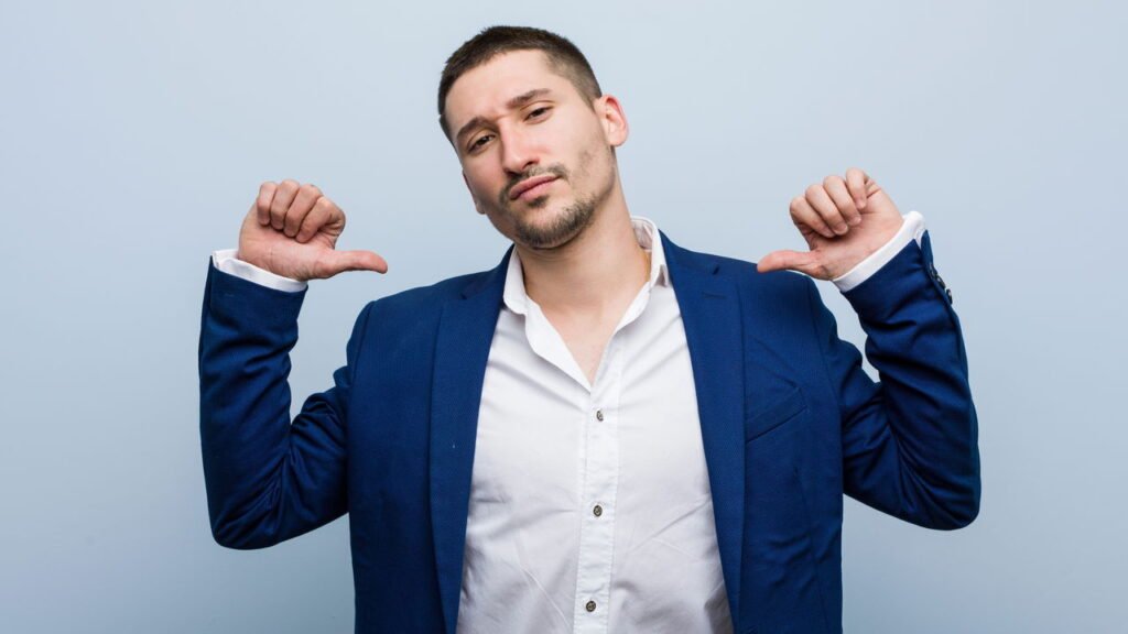 Esses comportamentos tóxicos sempre fazem parte do plano de um narcisista, saiba como identificar