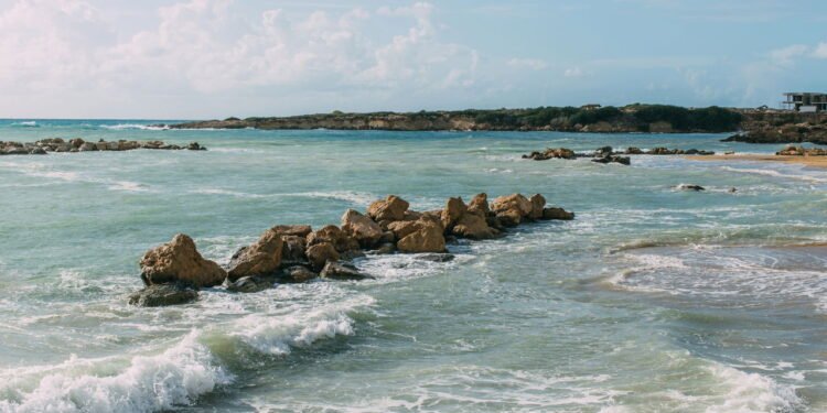 Qual a diferença entre mar e oceano?