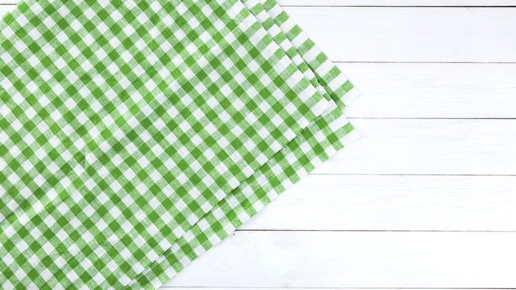 O que significa pendurar um lenço verde na porta, segundo o Feng Shui