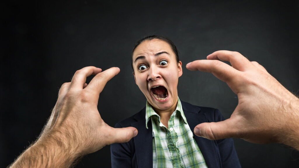 14 sinais de que alguém é simplesmente cruel