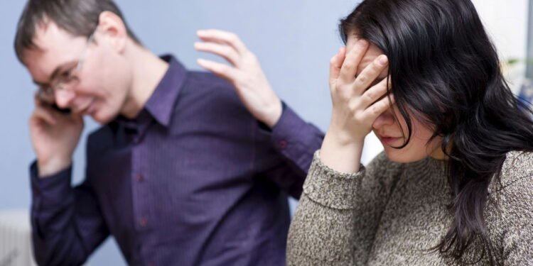 "É como estar com um gato": conselhos de um psicólogo para viver melhor em um relacionamento com um parceiro evitativo