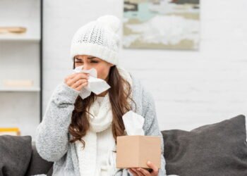 9 sinais surpreendentes de que você tem deficiência de vitamina K, de acordo com um nutricionista