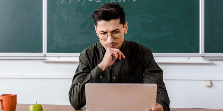 Qual é a cor preferida das pessoas menos inteligentes segundo a psicologia