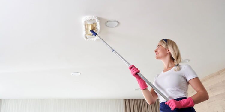 O que significa limpar a casa constantemente, segundo a psicologia