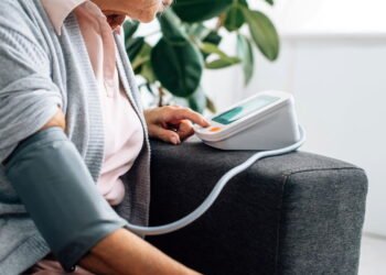 IMEDIATISTA: O erro fatal que você comete ao medir a pressão em casa e como evitá-lo!