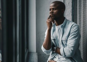 O que significa esquecer o nome das pessoas segundo a psicologia