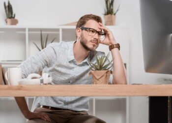 14 coisas que “normalizamos” que podem ser conversas sobre traumas