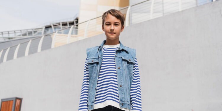 Vestir-se de azul: O segredo da psicologia por trás da cor que define seu estado de espírito!