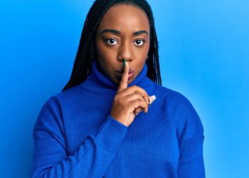 14 coisas que pessoas boas nunca diriam em voz alta em público