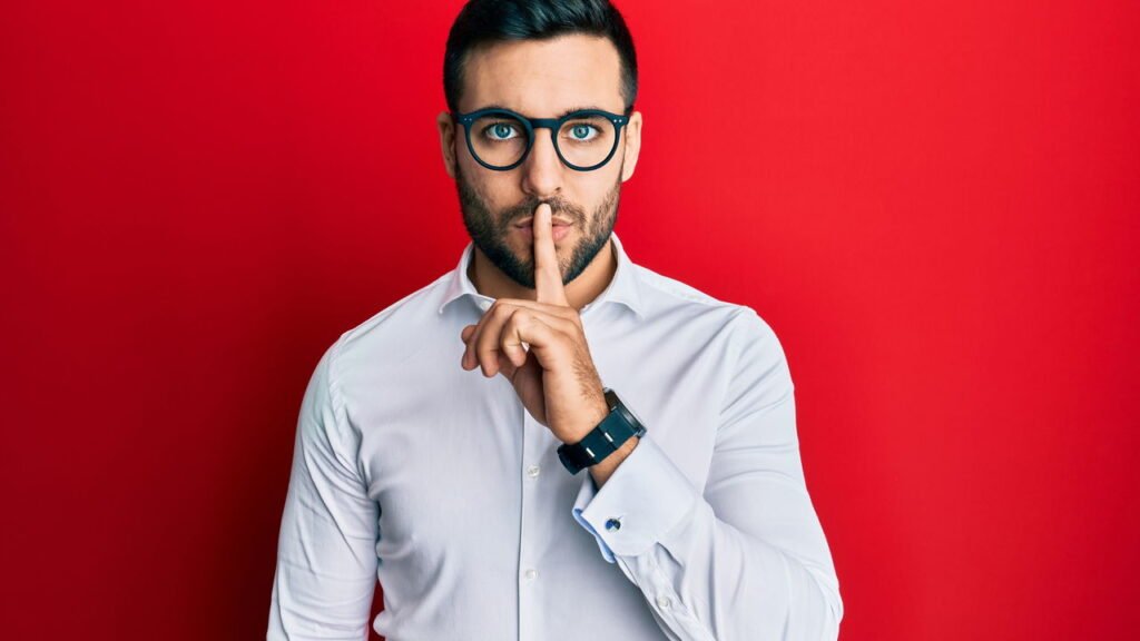 14 coisas que pessoas boas nunca diriam em voz alta em público