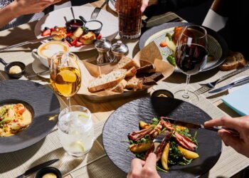 10 alimentos "chiques" que as pessoas da classe média gastam e que os ricos nunca tocam