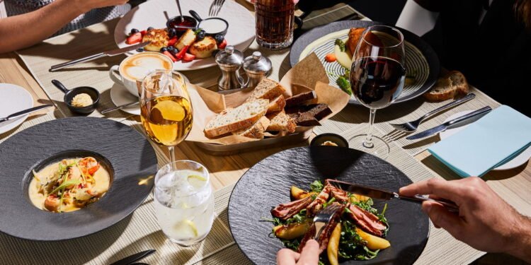 10 alimentos "chiques" que as pessoas da classe média gastam e que os ricos nunca tocam