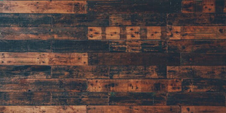 Produtos de limpeza diferentes dos comuns: como deixar seus pisos de madeira brilhando com uma mistura caseira barata