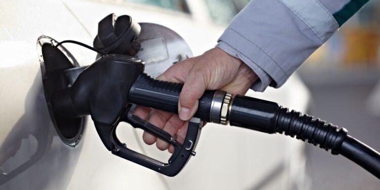 Carros que economizam no etanol chamam atenção nas ruas brasileiras