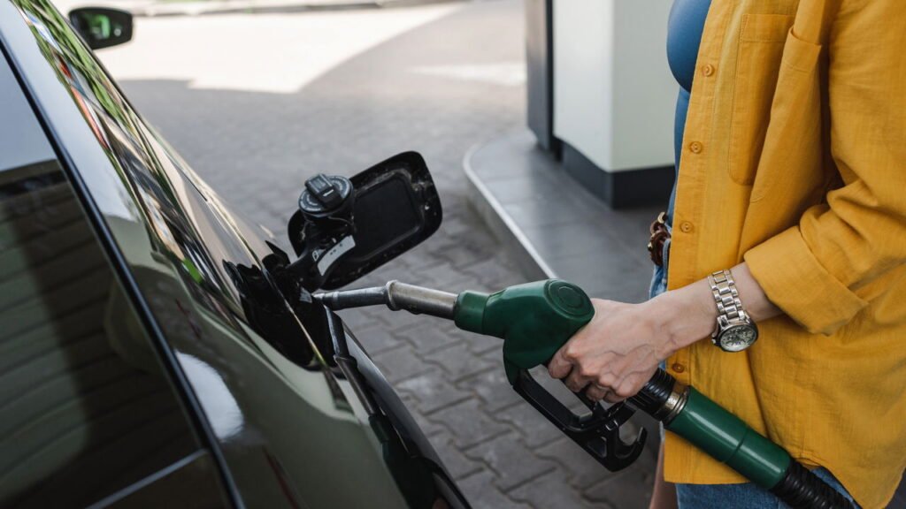 Carros que economizam no etanol chamam atenção nas ruas brasileiras