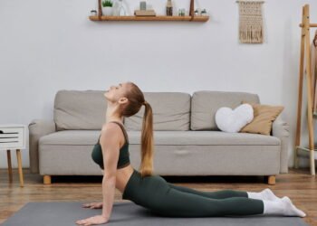 3 exercícios em casa que fortalecem a barriga e melhoram a saúde