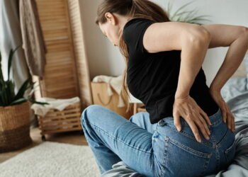 O segredo do exercício poderoso que corrige a sua postura em minutos