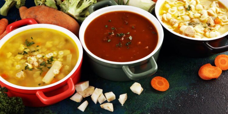 5 alimentos que você nunca deve armazenar em recipientes de plástico, de acordo com um especialista em segurança alimentar