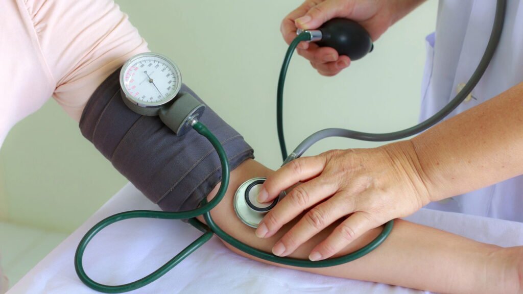 Novas diretrizes de pressão arterial significam que agora você pode ter hipertensão