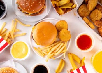 O que acontece no seu corpo quando você come alimentos industrializados