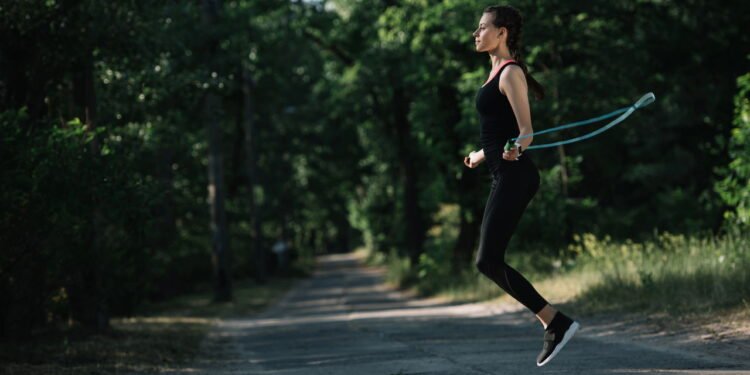 Como 15 minutos de pular corda impactam no seu emagrecimento?