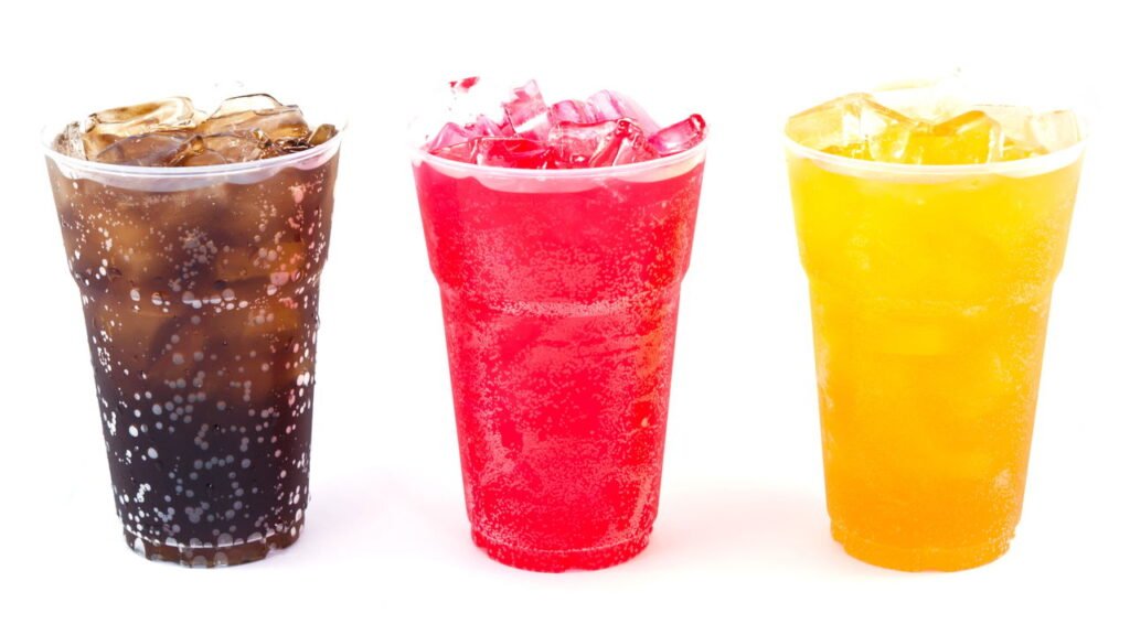 Bebidas comuns consumidas por adultos e crianças possuem esse ingrediente, que alimenta o câncer colorretal