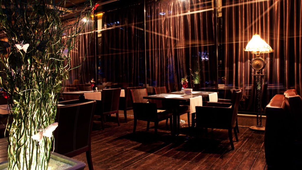 Você sabe que é mais autoconsciente do que a maioria se notar esses 7 pequenos detalhes nos restaurantes