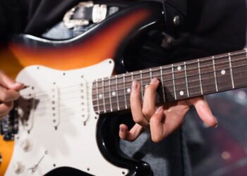 As melhores guitarras para iniciantes que realmente valem a pena