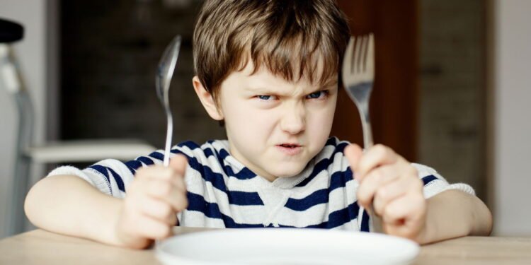 Por que sentimos fome mesmo sem precisar comer?