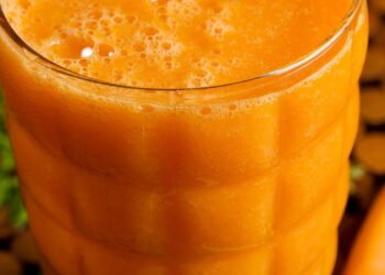 O suco anti-inflamatório que ajuda a controlar dores nas articulações