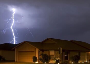 Cientistas podem ter descoberto acidentalmente como os raios se formam – ao dobrar o gelo