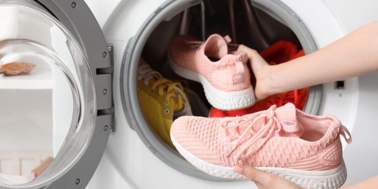 Ao sol ou à sombra? O lugar ideal para seus tênis arejarem