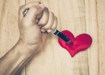 Por que algumas pessoas se apaixonam por quem faz mal?