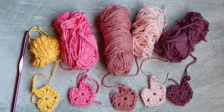 Com apenas linha e agulha você cria presilhas de crochê lindas e vendem bem