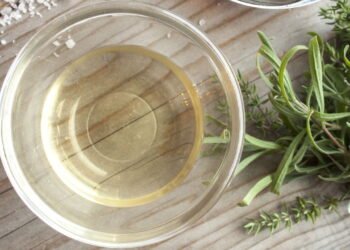 Poucos sabem: por que você deve colocar vinagre na máquina de lavar e com que frequência repeti-lo