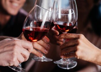 Nem 3 nem 6 dias: quanto tempo um vinho aberto permanece bom?