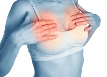 Dor nos seios antes da menstruação pode ser normal?