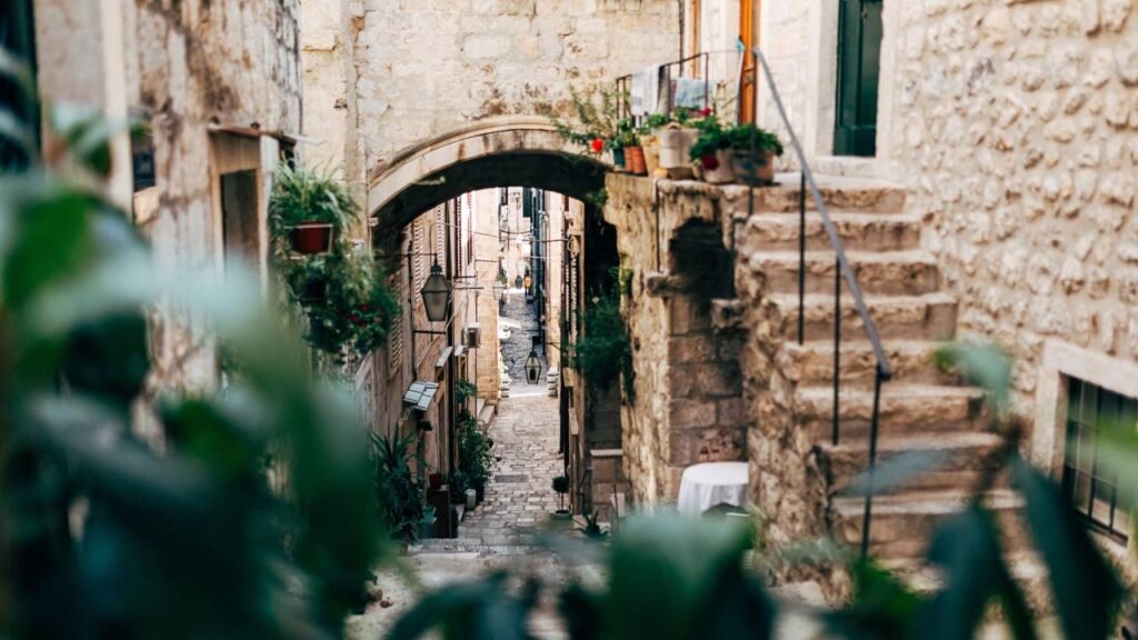 As melhores cidades para mulheres viajantes, segundo pesquisas