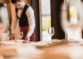 O que significa para uma pessoa sempre dar gorjeta ao garçom, segundo a psicologia
