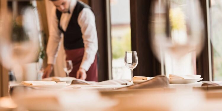 O que significa para uma pessoa sempre dar gorjeta ao garçom, segundo a psicologia