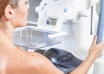 Mamografia é essencial, entenda por que e quando fazer