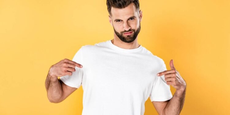 As maneiras mais eficientes de enganar um narcisista, segundo um psicólogo