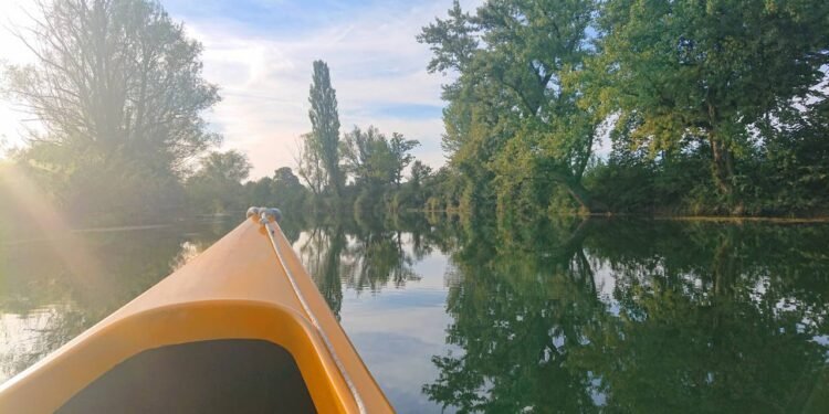 Preparar-se inclui reunir todo o equipamento necessário para o passeio - Créditos: depositphotos.com / Prostock