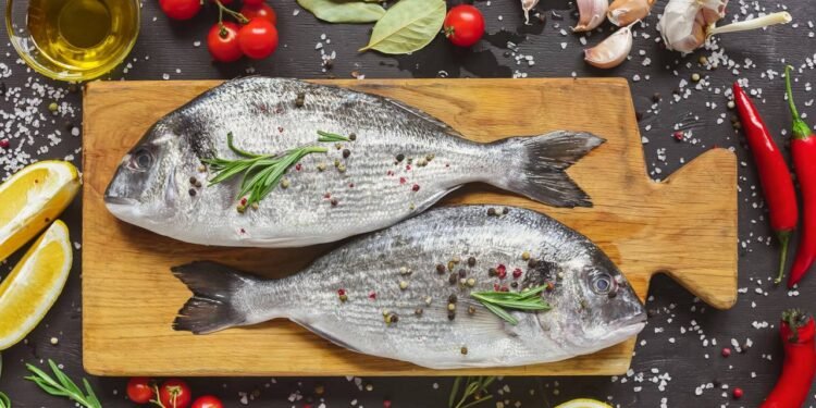 5 alimentos que ajudam a reduzir o risco de declínio cognitivo após os 55 anos, segundo especialistas