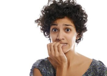 Como parar de roer as unhas com soluções simples