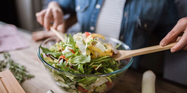 O principal motivo pelo qual suas saladas frias não têm o mesmo sabor que deveriam